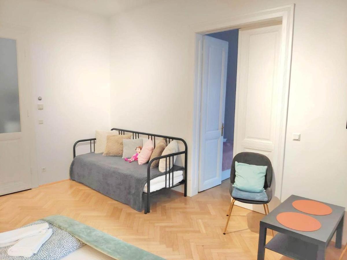 Central Mariahilfer Apartment 4 Min To The City Shopping Center And Schoenbrunn Palace 비엔나 외부 사진